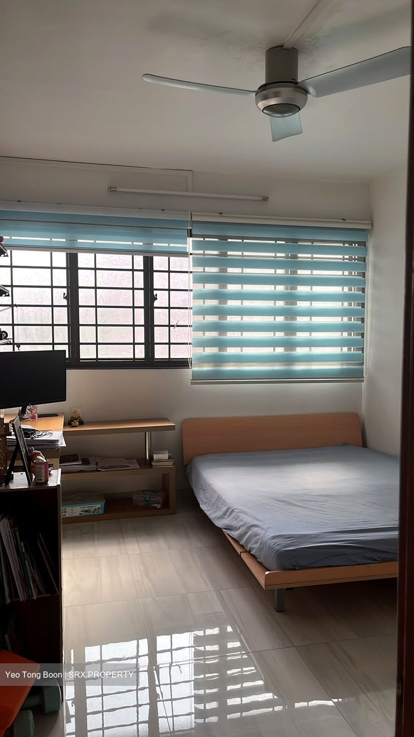 Blk 219A Jurong East Street 21 (Jurong East), HDB 5 Rooms #575613491